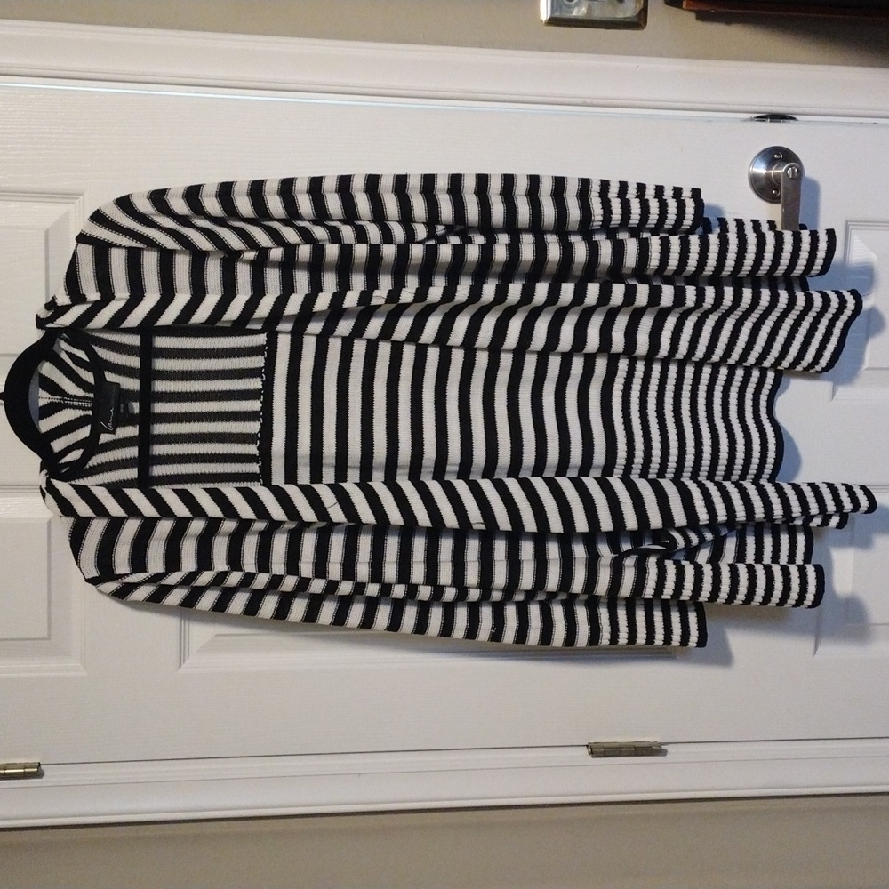 Black and white sweater by Lane Bryant. Size 26/28